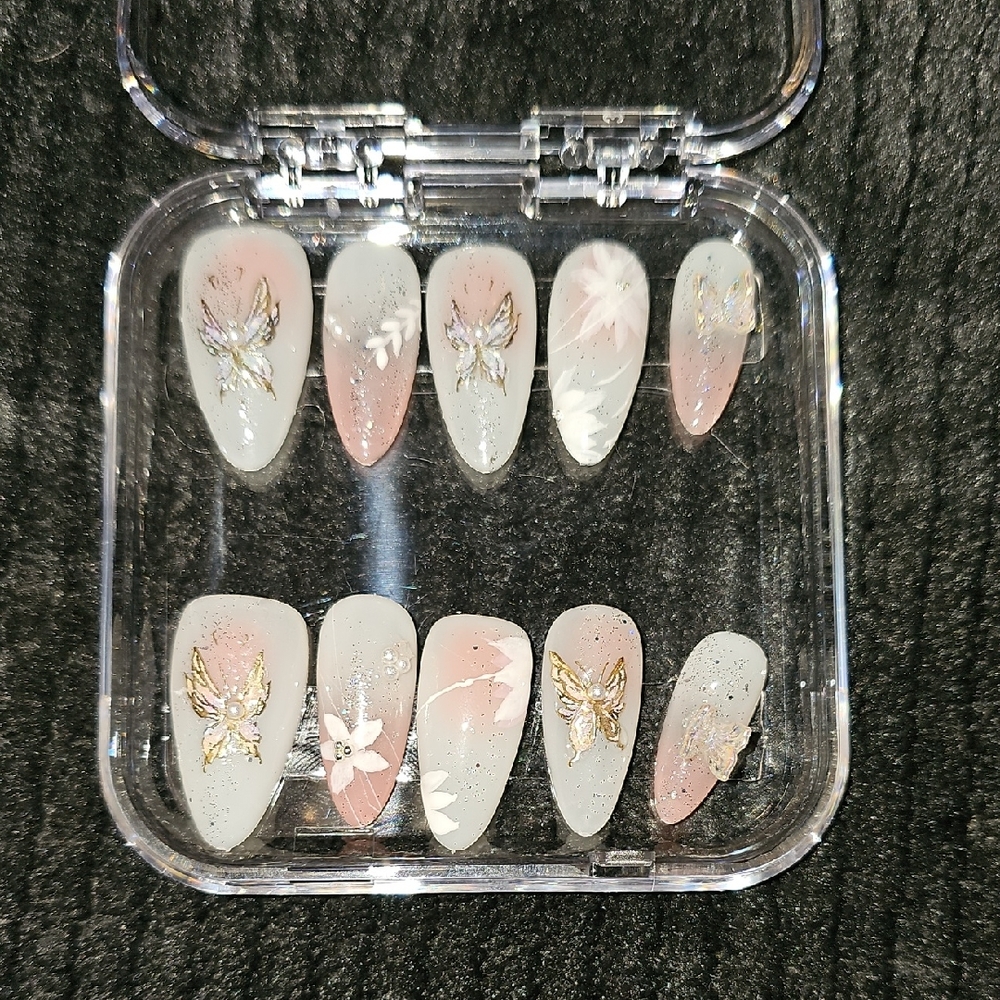 Elegant Pink and Gray Press-On Nails